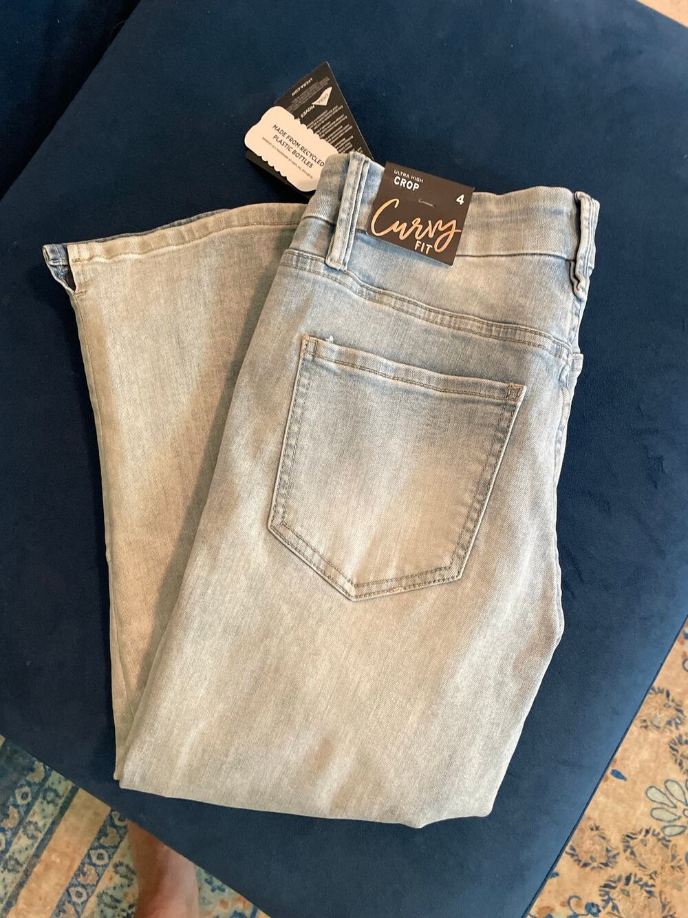 Women’s Royalty For Me Cropped Curvy Fit Jeans Size 4